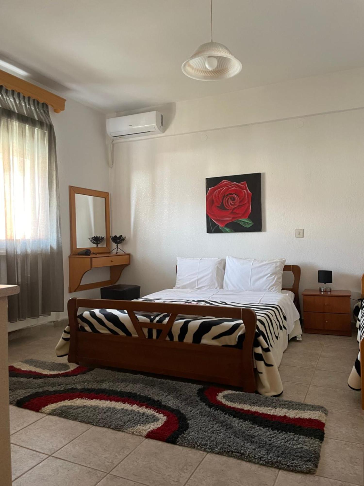 Voras Apartments Като-Лутраки Экстерьер фото